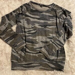 Buffalo David Bitton small camo sweater